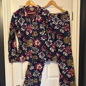 Vera Bradley Pajamas Size Medium